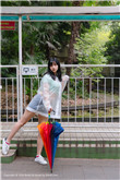美女同桌喜欢穿裙子